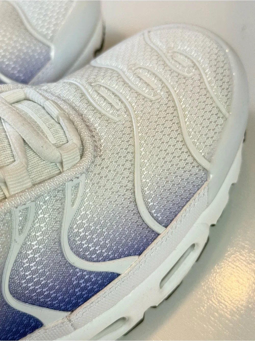Nike Air Max White Deep Night Men Sneakers 10.5 Activewear Sportwear Deadstock